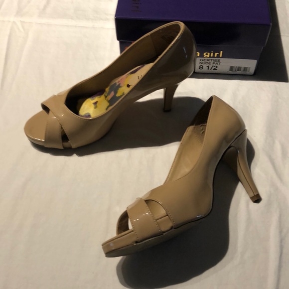 Shoes - Picture 2 of 2